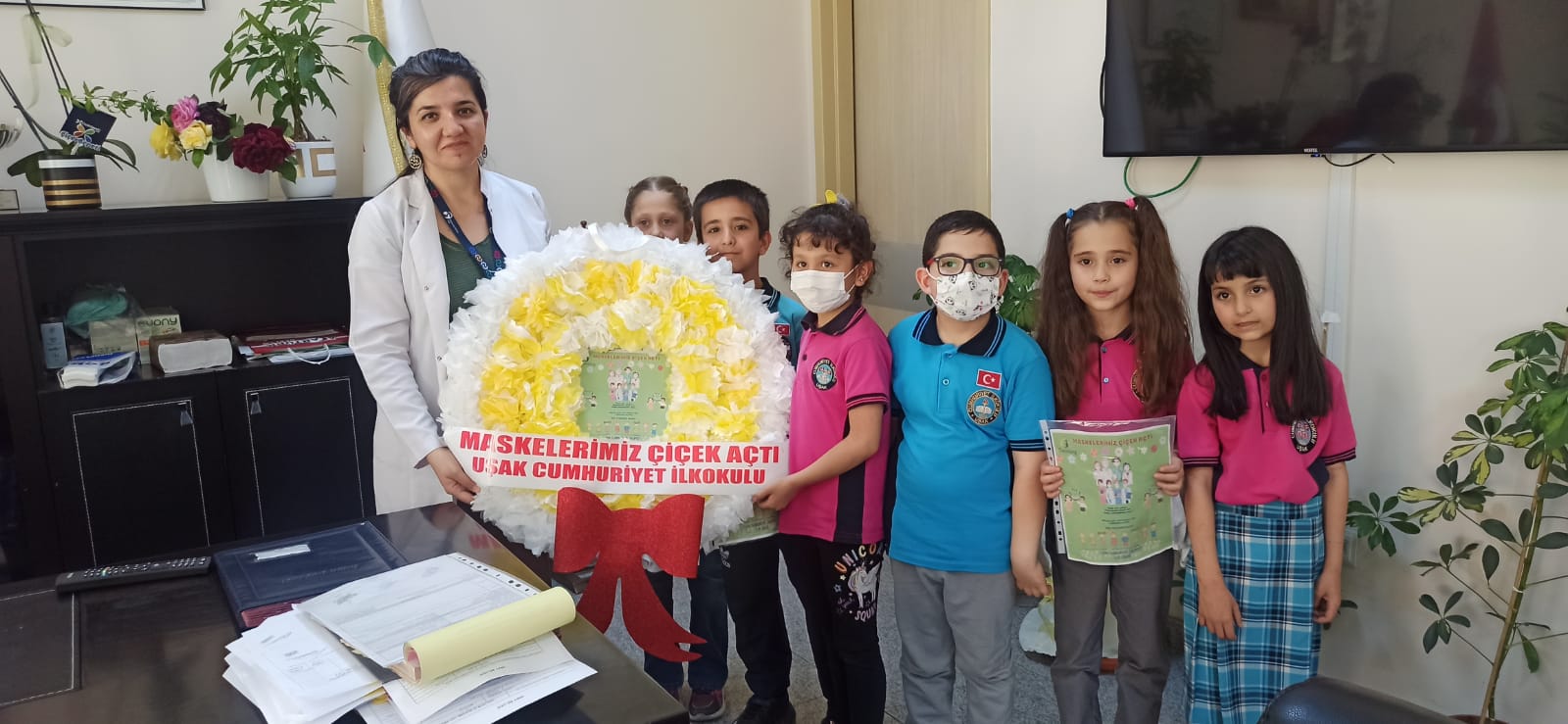Cumhuriyet İlkokulu Öğrencileri Maskelere Çiçek Açtırdı